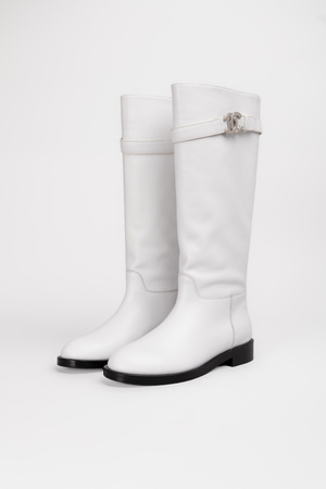 Чоботи з ремінцем білого  кольору шкіра 043834