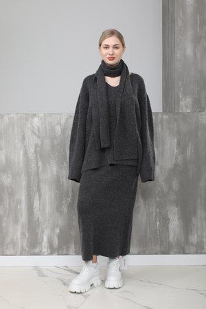 Костюм кофта+шарф и юбка темный серый текстиль 024079