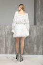 Платье среднее, вышитые цветки белый текстиль 025761