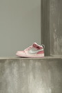 Спорт кроссовки белое лого розовая кожа 026350