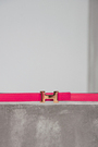 Ремень серебряный лого розовый кожа 026908