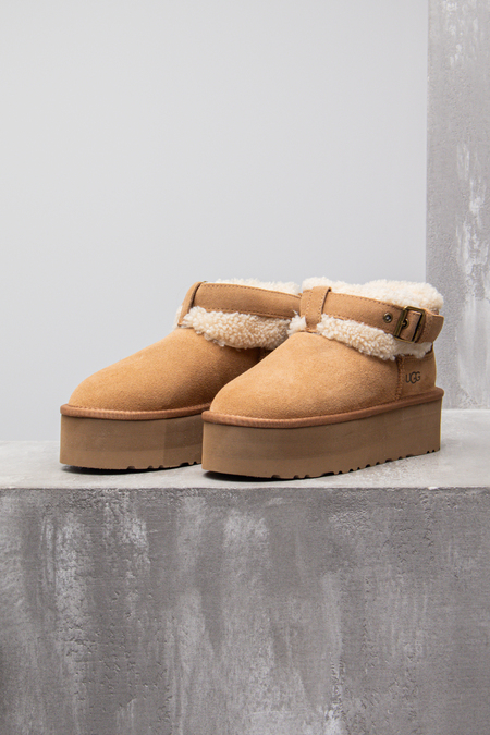 Ugg высокая подошва мех на застежке беж лого бежевый замш 034037