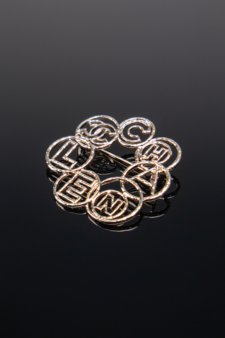 Брошь круг серебряная 034088