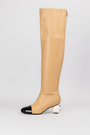 Сапоги высокие жемчужина на каблуке светло-бежевая кожа 037965
