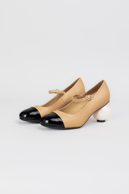 Туфлі перлина на підборах чорний носок застібка світло-бежева шкіра 037969