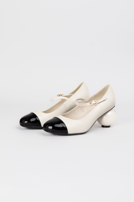 Туфли жемчужина на каблуке черный носок застежка белая кожа 037970