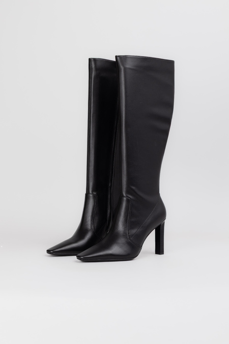 Сапоги каблуки черная кожа 037976