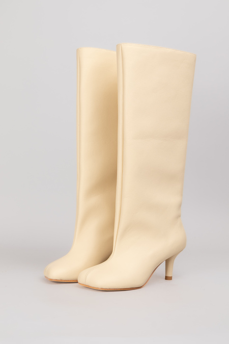 Чоботи високі білий шоколад шкіра 038607