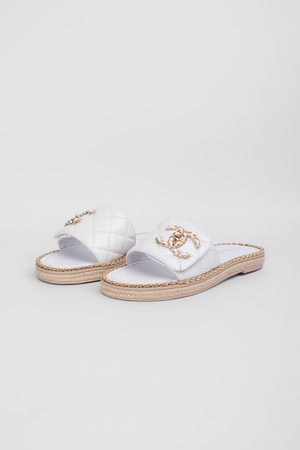 Шлепанцы золотое лого белая кожа 040081